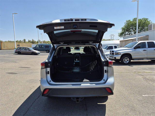used 2020 Toyota Highlander car, priced at $31,874