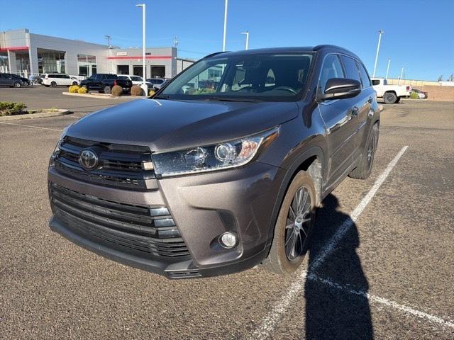 used 2018 Toyota Highlander car, priced at $26,874