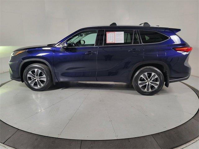 used 2022 Toyota Highlander car, priced at $39,874