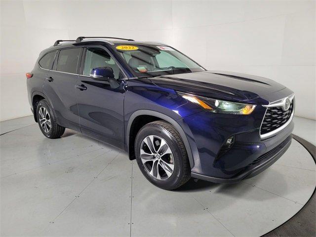 used 2022 Toyota Highlander car, priced at $39,874