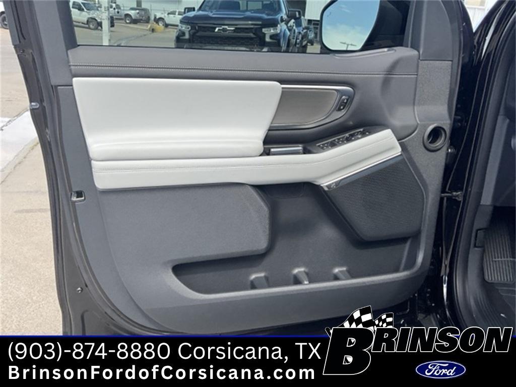 new 2025 Ford Expedition car, priced at $75,969