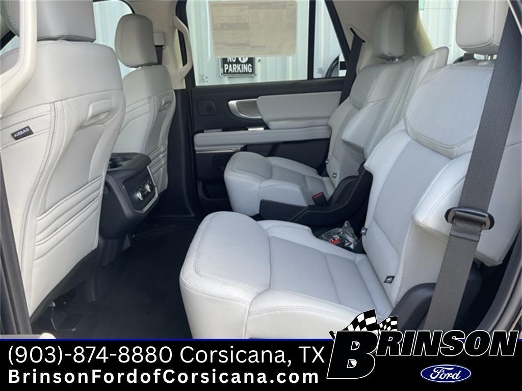 new 2025 Ford Expedition car, priced at $75,969