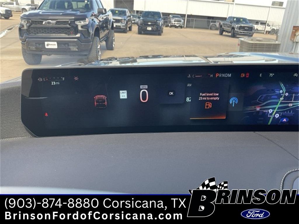 new 2025 Ford Expedition car, priced at $75,969