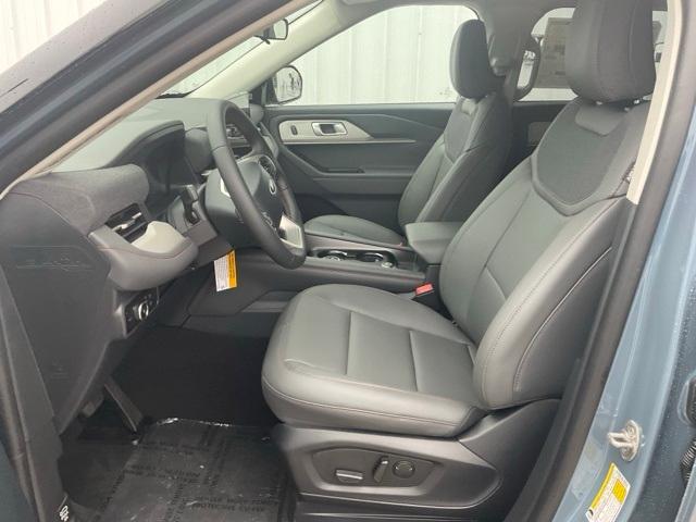 new 2025 Ford Explorer car, priced at $40,969