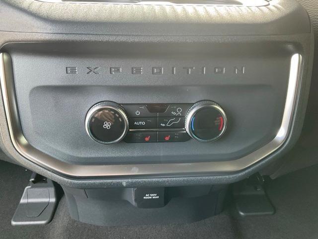 new 2025 Ford Expedition car, priced at $82,969