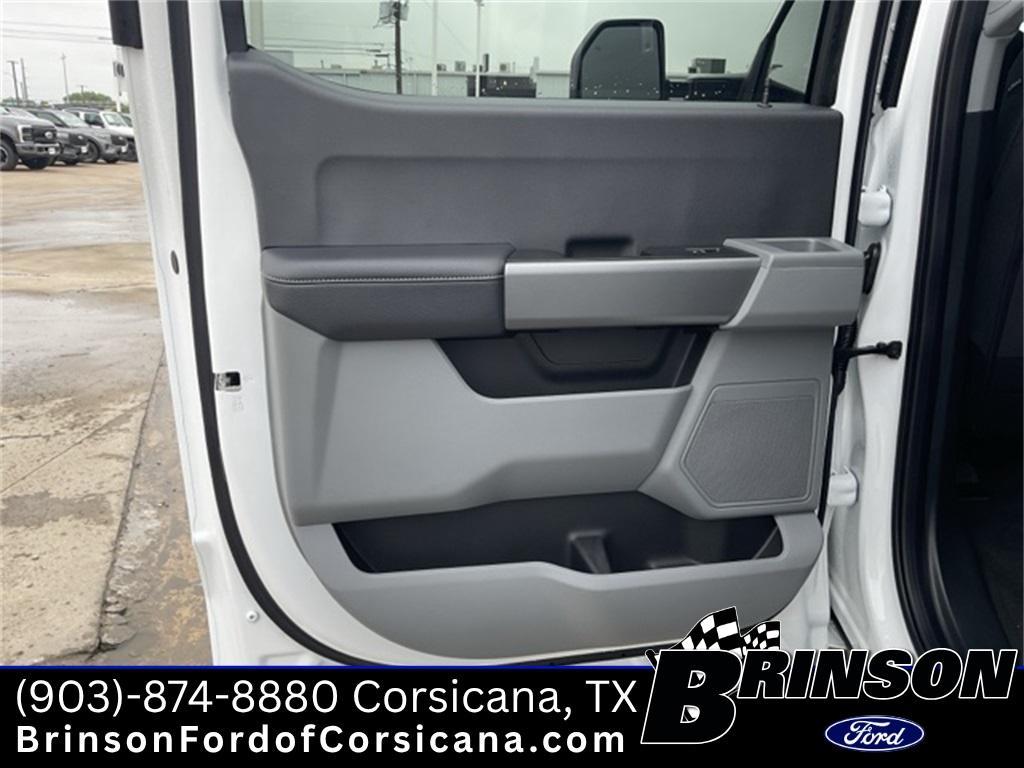 new 2025 Ford F-250 car, priced at $62,869