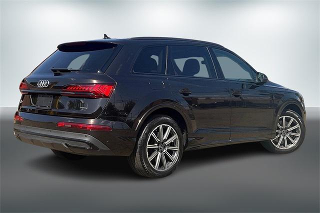 used 2024 Audi Q7 car, priced at $59,299