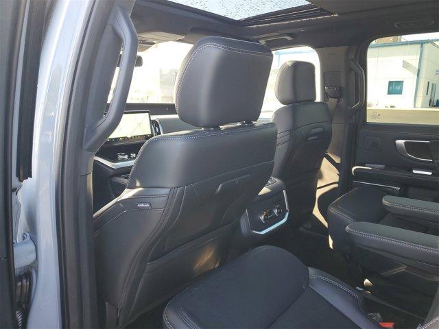new 2025 Ford Expedition car, priced at $81,106