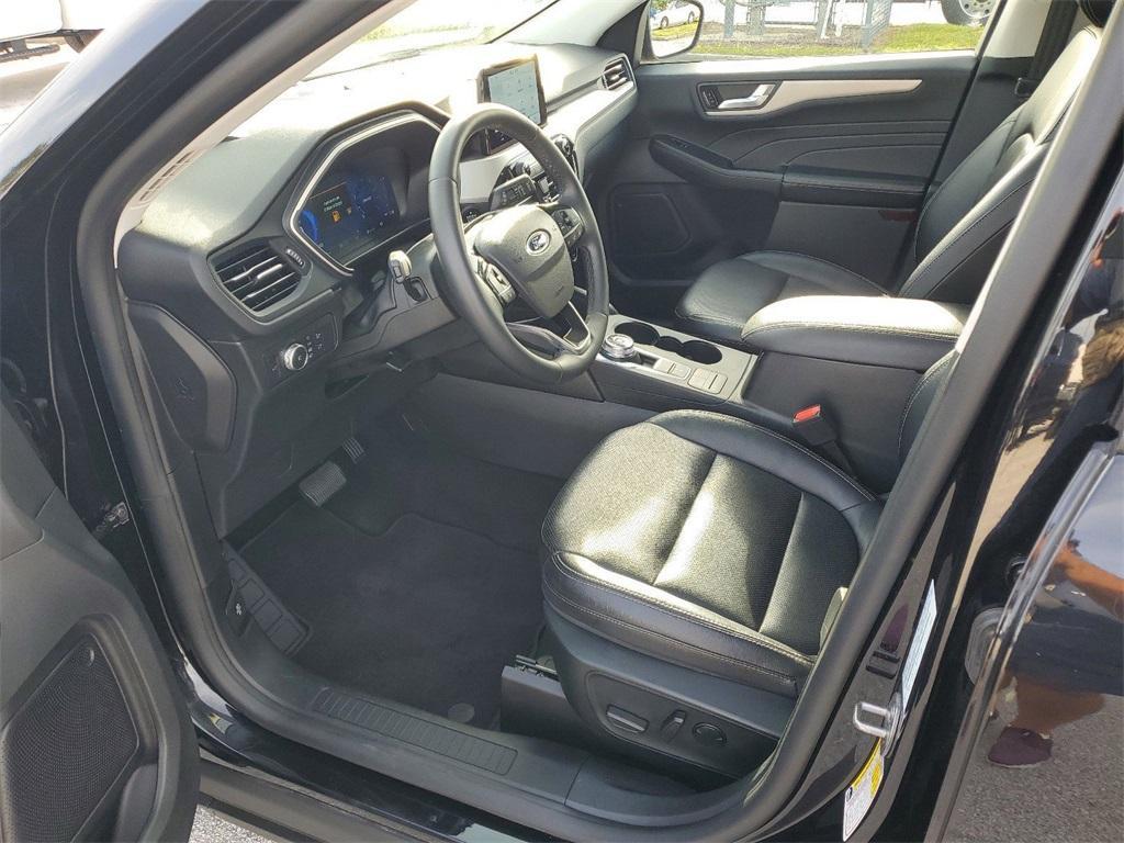 used 2022 Ford Escape car, priced at $23,900