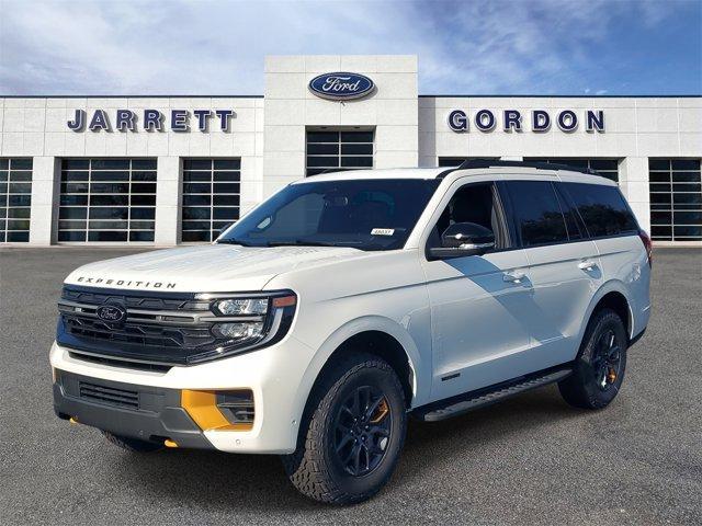 new 2025 Ford Expedition car, priced at $83,408