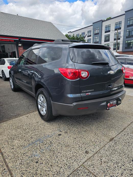 used 2009 Chevrolet Traverse car, priced at $5,995