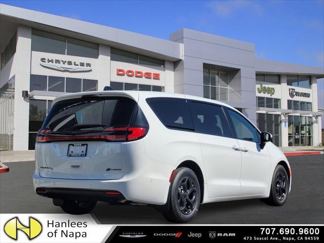 new 2023 Chrysler Pacifica Hybrid car, priced at $48,825