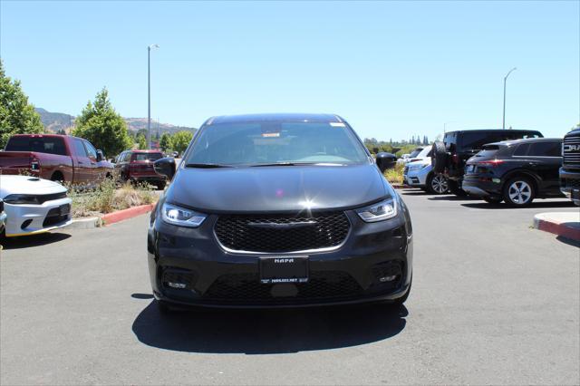 new 2023 Chrysler Pacifica Hybrid car, priced at $49,475