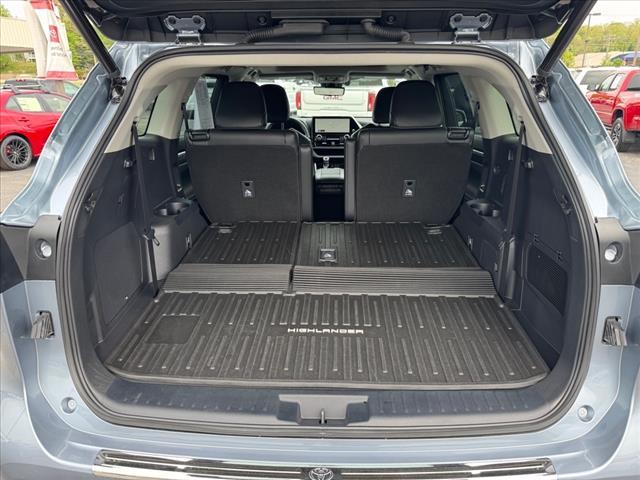 used 2023 Toyota Highlander car, priced at $46,997