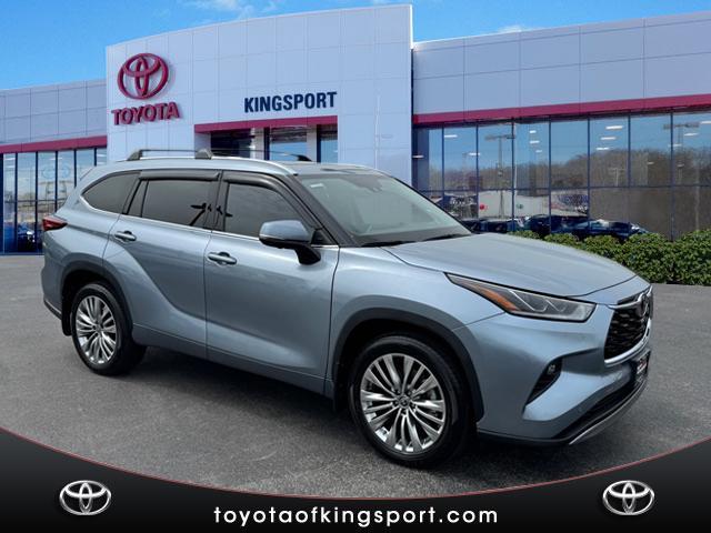 used 2023 Toyota Highlander car, priced at $46,997