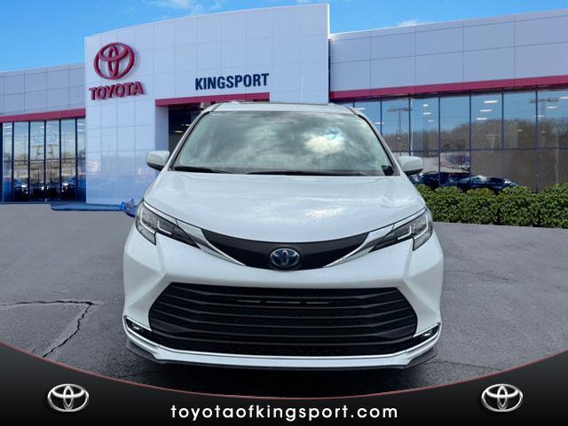 used 2023 Toyota Sienna car, priced at $46,987