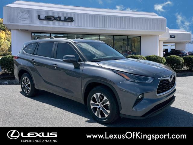 used 2023 Toyota Highlander car, priced at $37,994