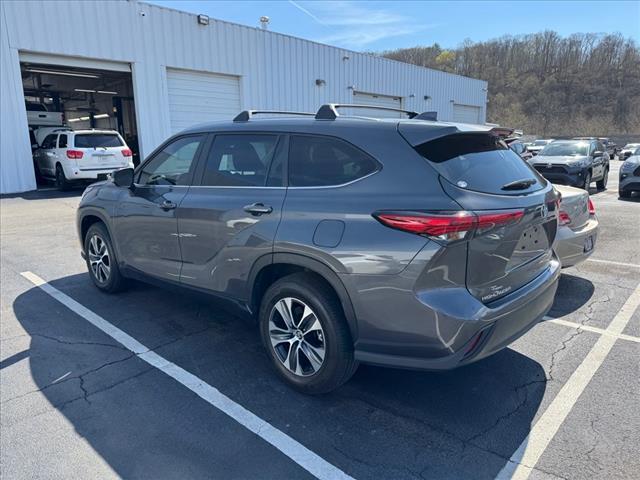 used 2023 Toyota Highlander car, priced at $37,994
