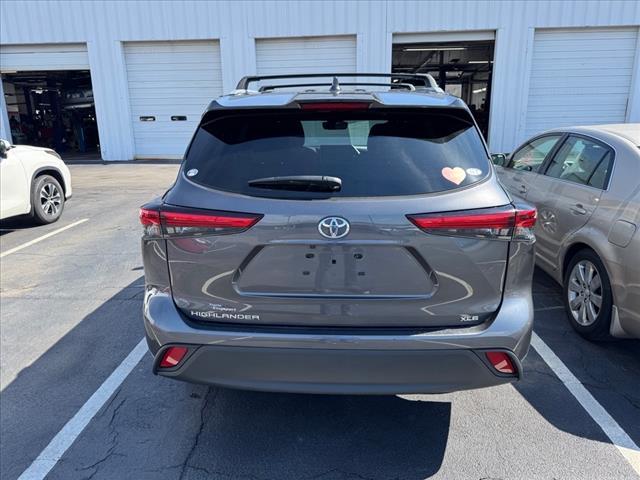 used 2023 Toyota Highlander car, priced at $37,994