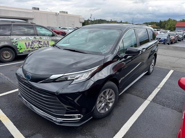 used 2023 Toyota Sienna car, priced at $48,900