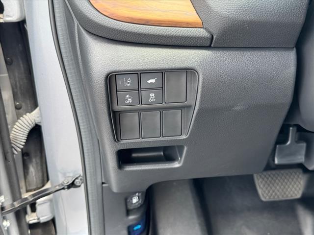 used 2018 Honda CR-V car, priced at $27,213