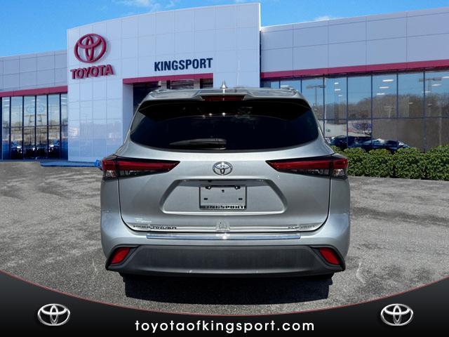 used 2020 Toyota Highlander car, priced at $31,890