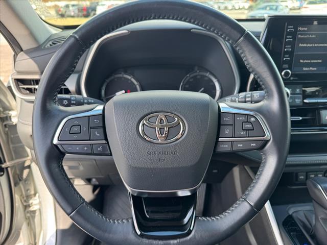 used 2020 Toyota Highlander car, priced at $31,890