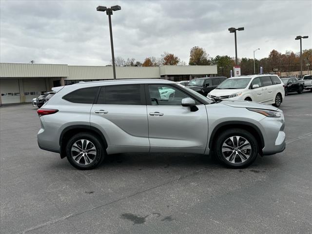 used 2023 Toyota Highlander Hybrid car, priced at $46,000