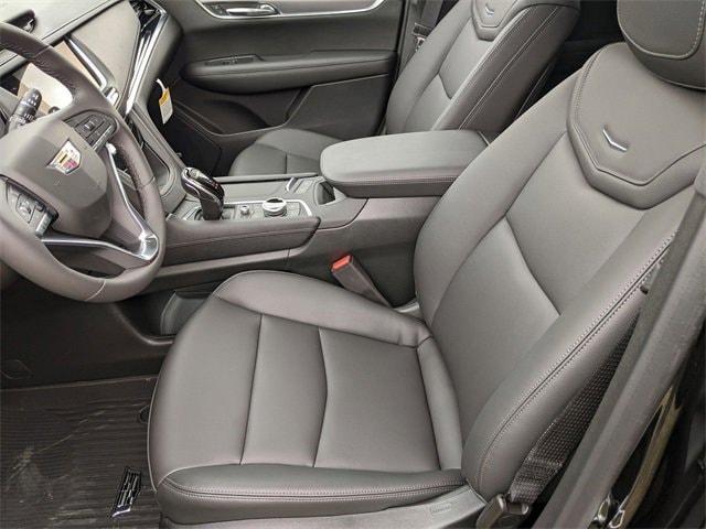 new 2025 Cadillac XT6 car, priced at $54,164