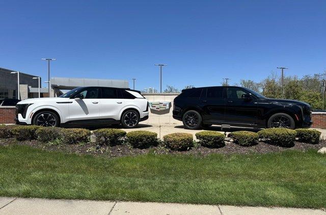 used 2022 Cadillac XT5 car, priced at $33,211