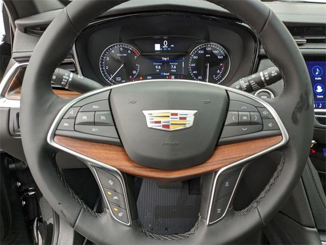 new 2025 Cadillac XT5 car, priced at $55,010