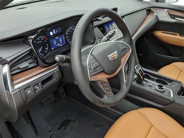 new 2025 Cadillac XT5 car, priced at $55,010