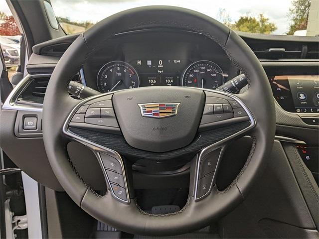 new 2025 Cadillac XT5 car, priced at $60,385