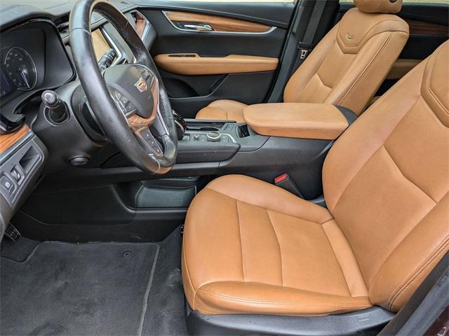used 2022 Cadillac XT5 car, priced at $31,912