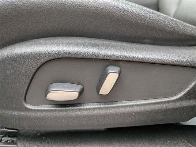 used 2024 Cadillac XT6 car, priced at $33,495