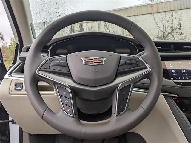 new 2025 Cadillac XT5 car, priced at $55,610