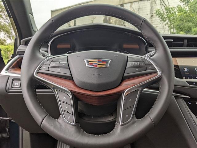 new 2025 Cadillac XT5 car, priced at $55,010