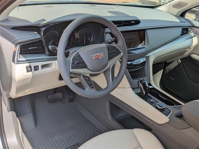 new 2025 Cadillac XT5 car, priced at $55,814