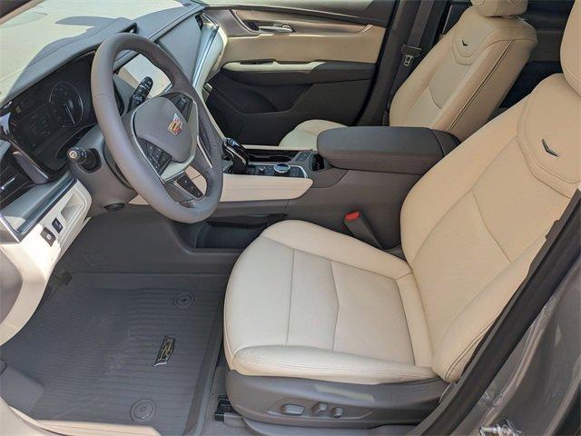 new 2025 Cadillac XT5 car, priced at $55,814