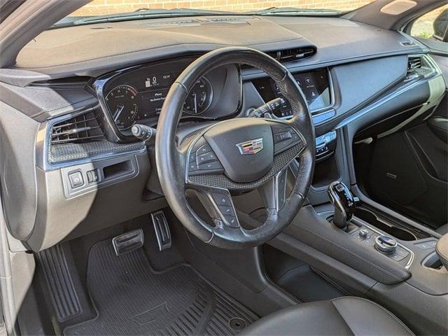 used 2022 Cadillac XT5 car, priced at $35,723