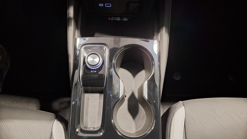 new 2025 Buick Envision car, priced at $37,999