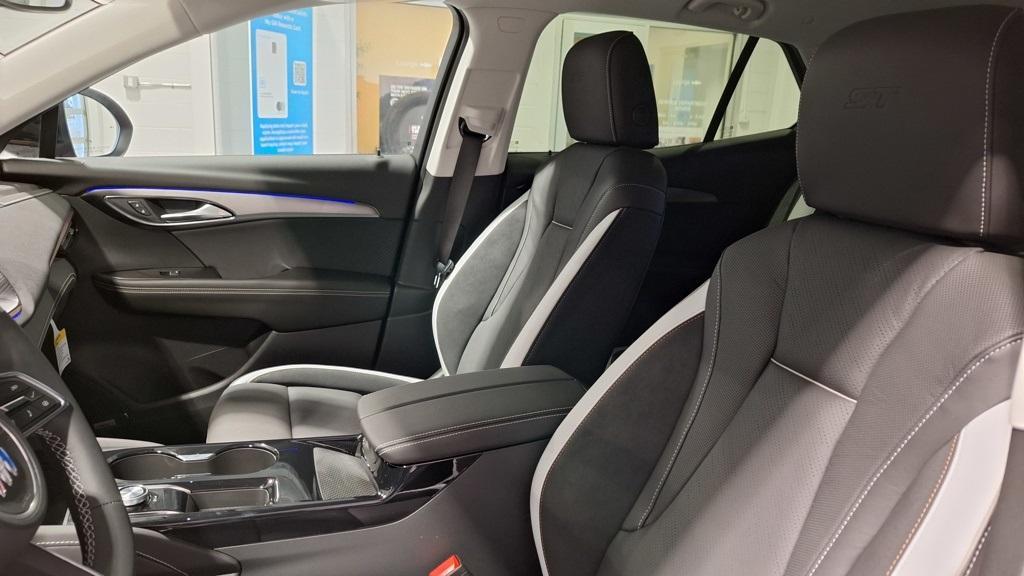 new 2025 Buick Envision car, priced at $37,999