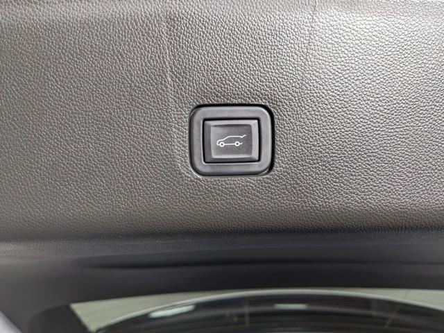 used 2023 Chevrolet Traverse car, priced at $32,499