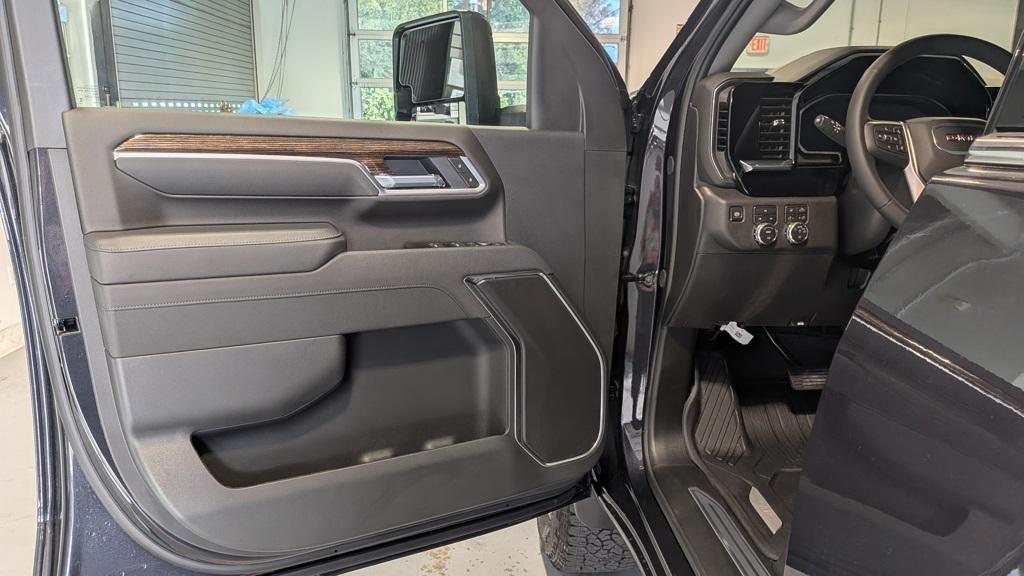 new 2026 GMC Sierra 2500 car, priced at $65,999