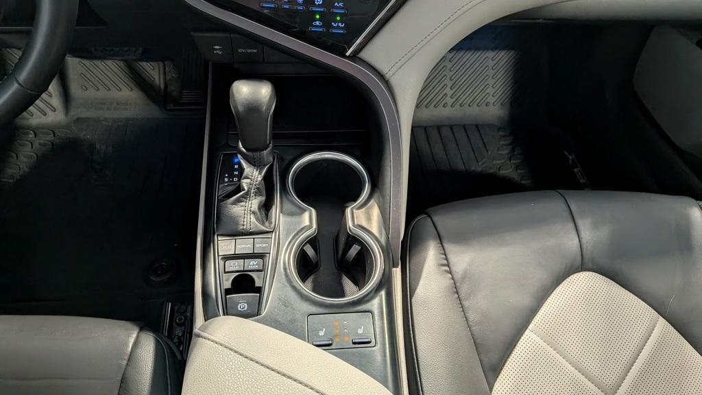 used 2018 Toyota Camry Hybrid car, priced at $19,495