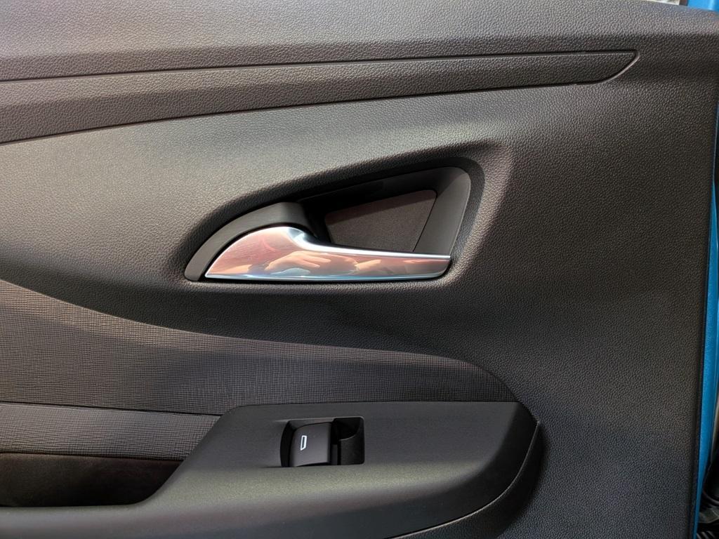 new 2025 Buick Envista car, priced at $27,366