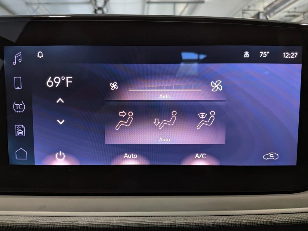 new 2025 Buick Envista car, priced at $27,366