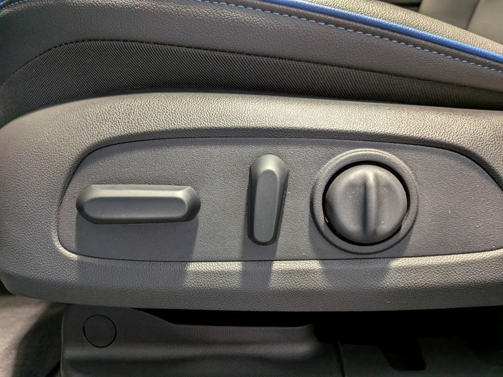 new 2025 Buick Envista car, priced at $27,366