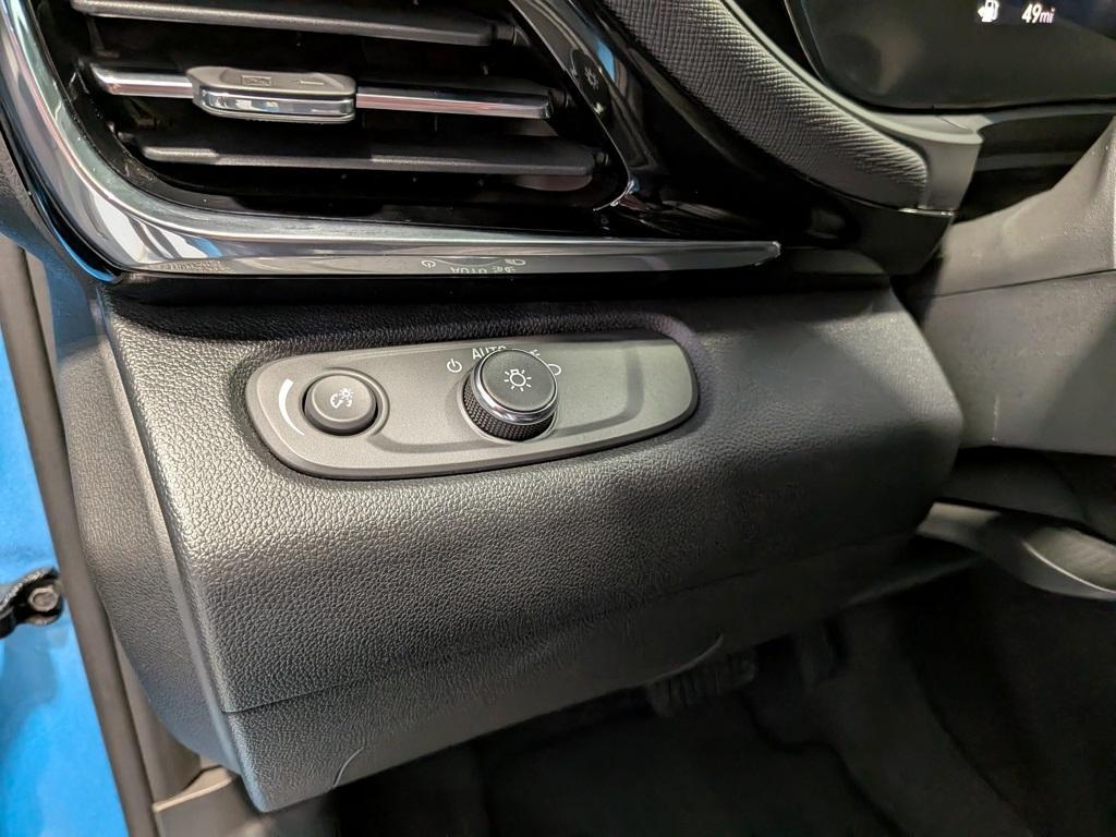 new 2025 Buick Envista car, priced at $27,366