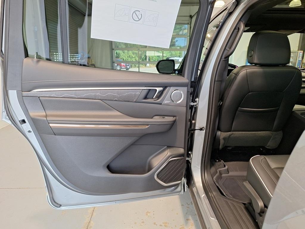 new 2025 Buick Enclave car, priced at $66,370